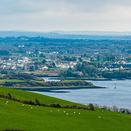 Stunning 5-bed Countryside Manor Near & Coastal Beaches Appartement Ballyshannon