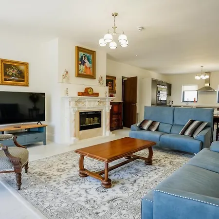 Appartement Stunning 5-bed Countryside Manor Near & Coastal Beaches Ballyshannon