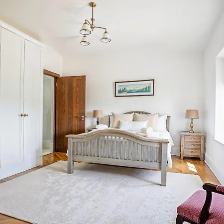 Appartement Stunning 5-bed Countryside Manor Near & Coastal Beaches *