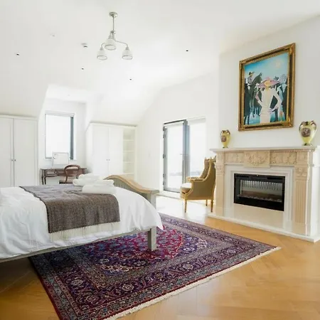 Stunning 5-bed Countryside Manor Near & Coastal Beaches Appartement *